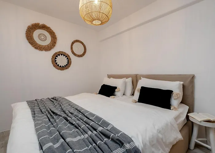 Maison Solea, Pláka