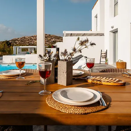 Maison Solea, Plaka